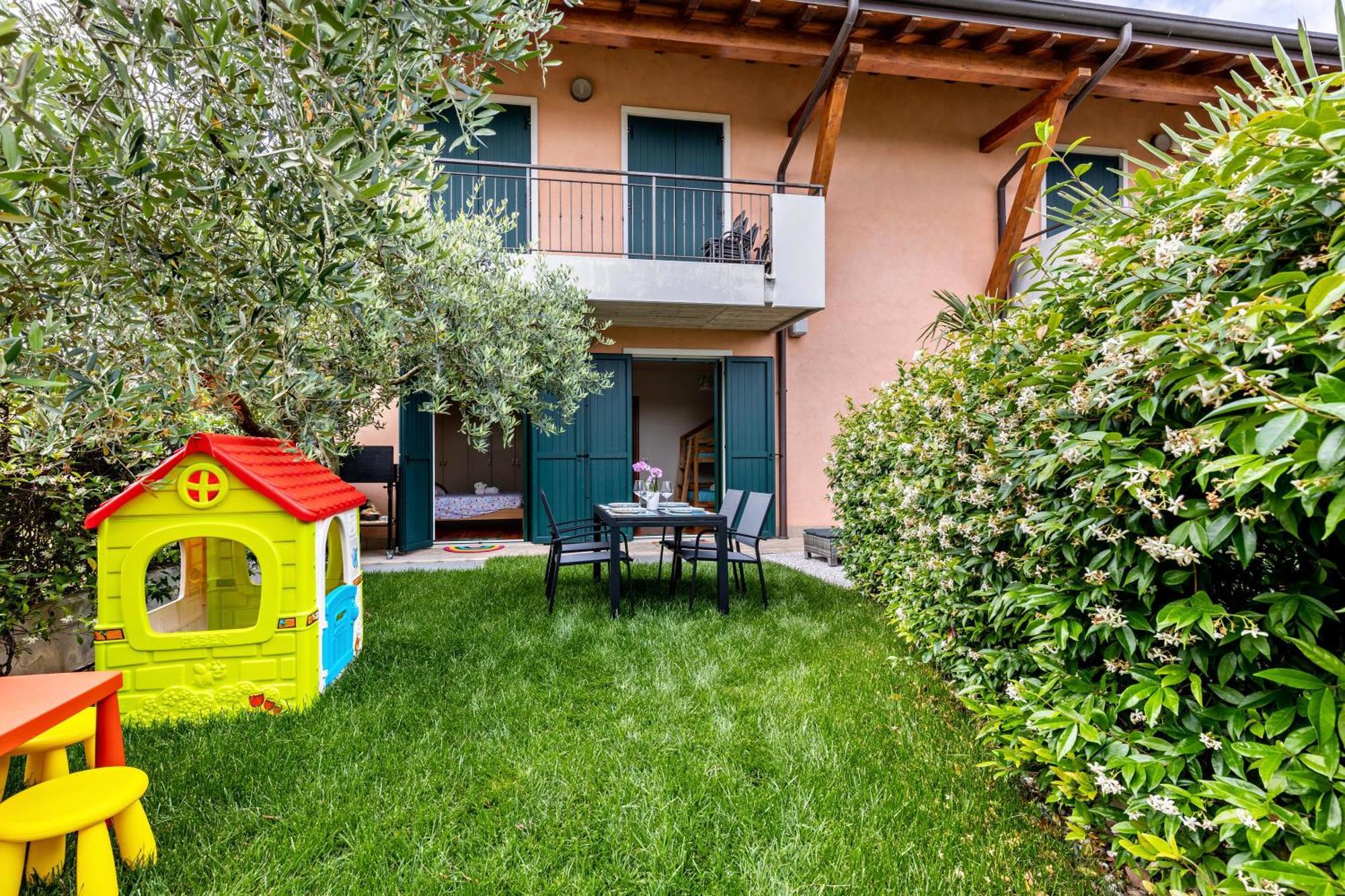 Bluemoon -Luminoso Apt Con Piscina Lazise Eksteriør bilde